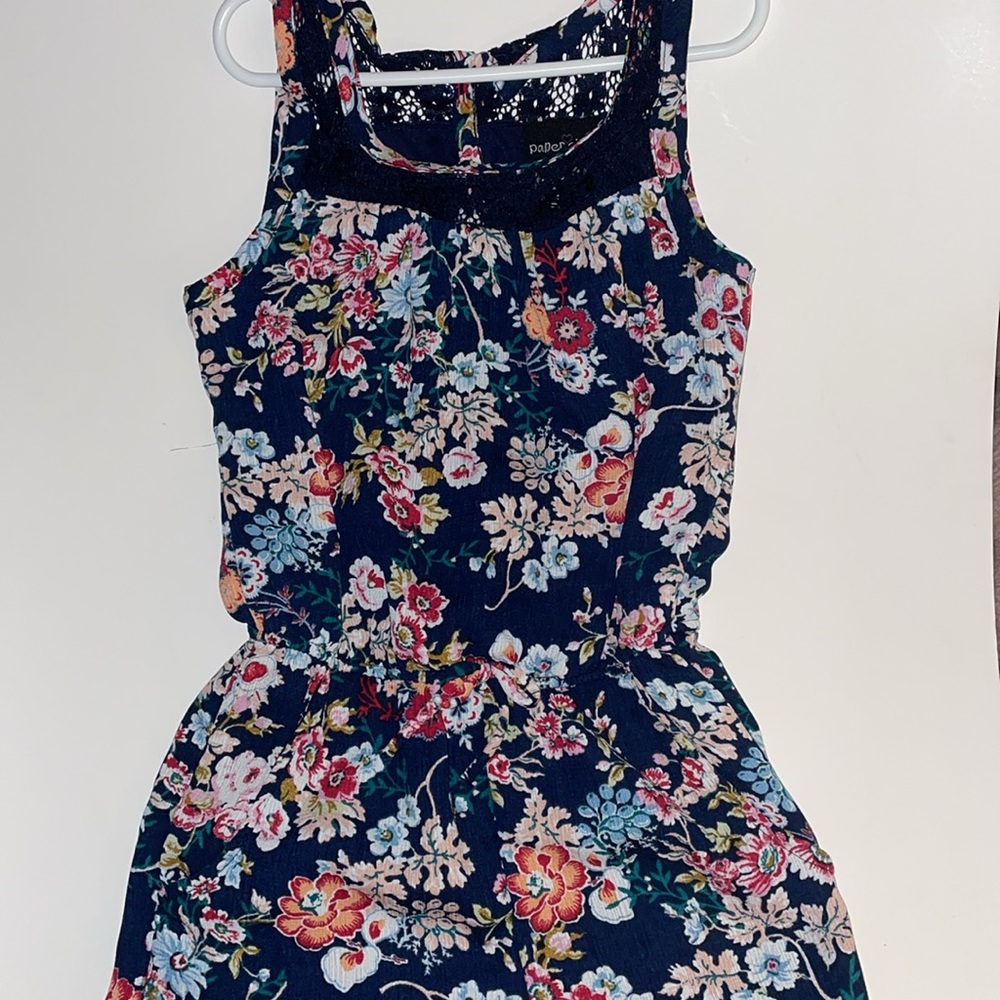 Adorable Navy Jumper, Navy w/flowers good condition kids size 8